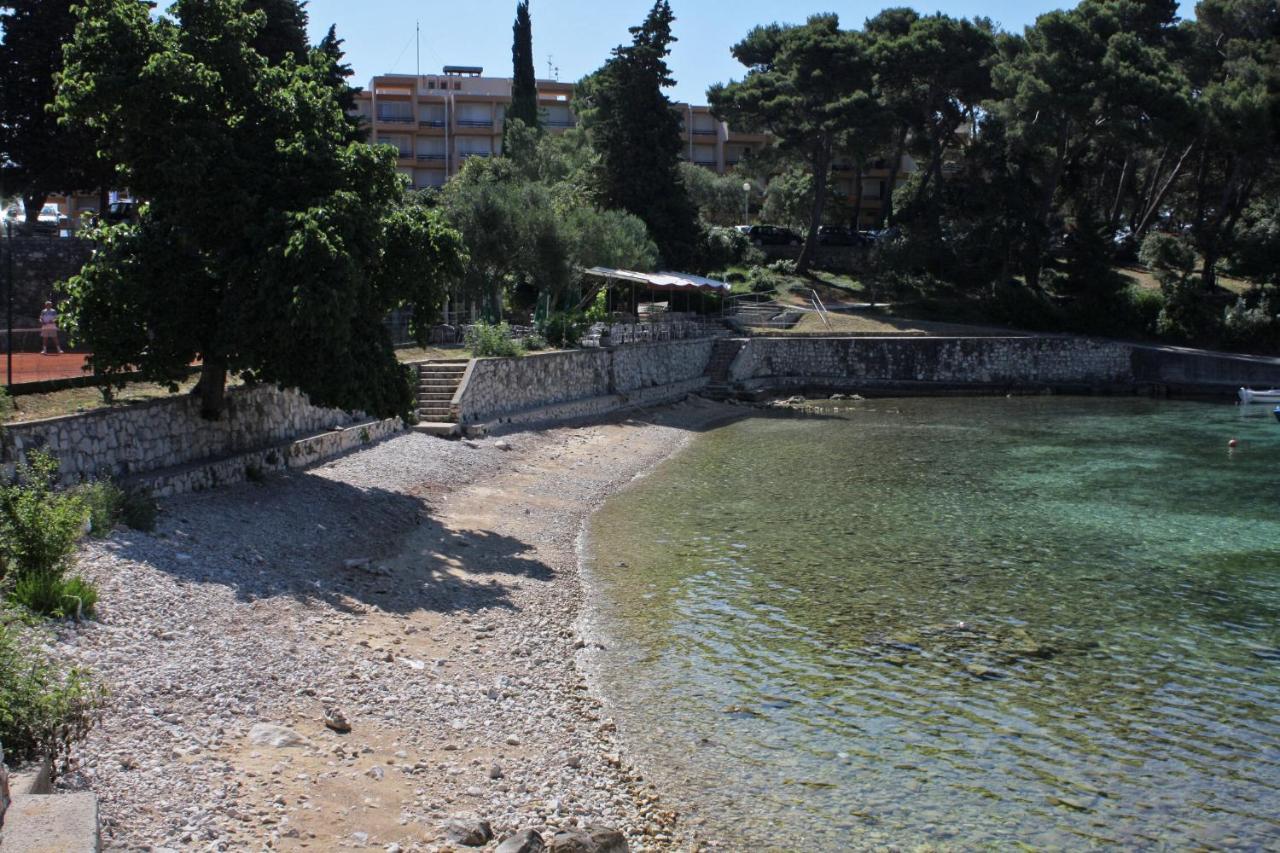 Apartments By The Sea Suha Punta, Rab - 5050 Kampor Bagian luar foto