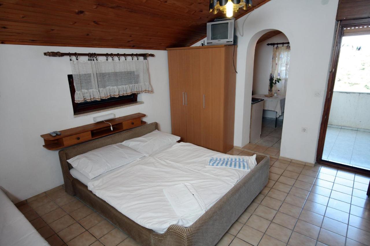Apartments By The Sea Suha Punta, Rab - 5050 Kampor Bagian luar foto