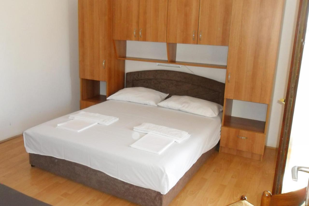 Apartments By The Sea Suha Punta, Rab - 5050 Kampor Bagian luar foto